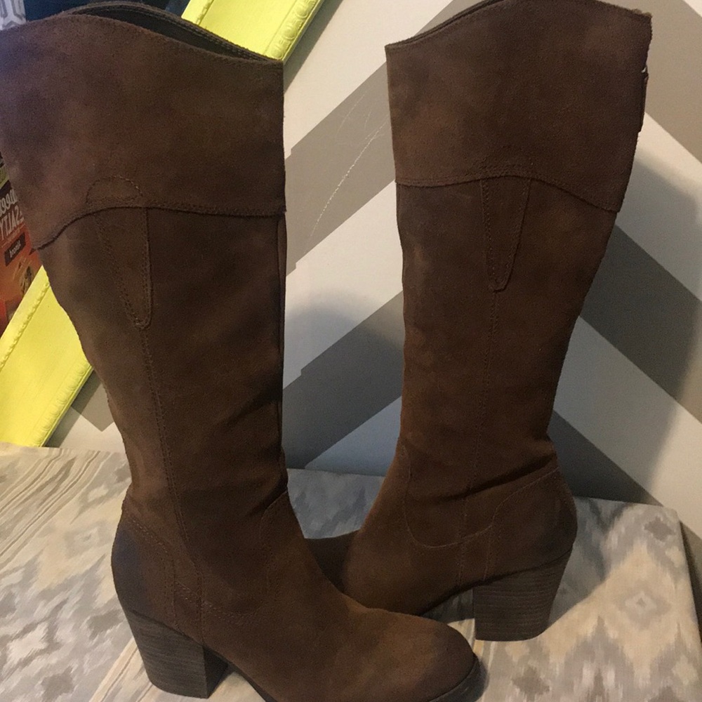 GUESS  Brown Suede Boots